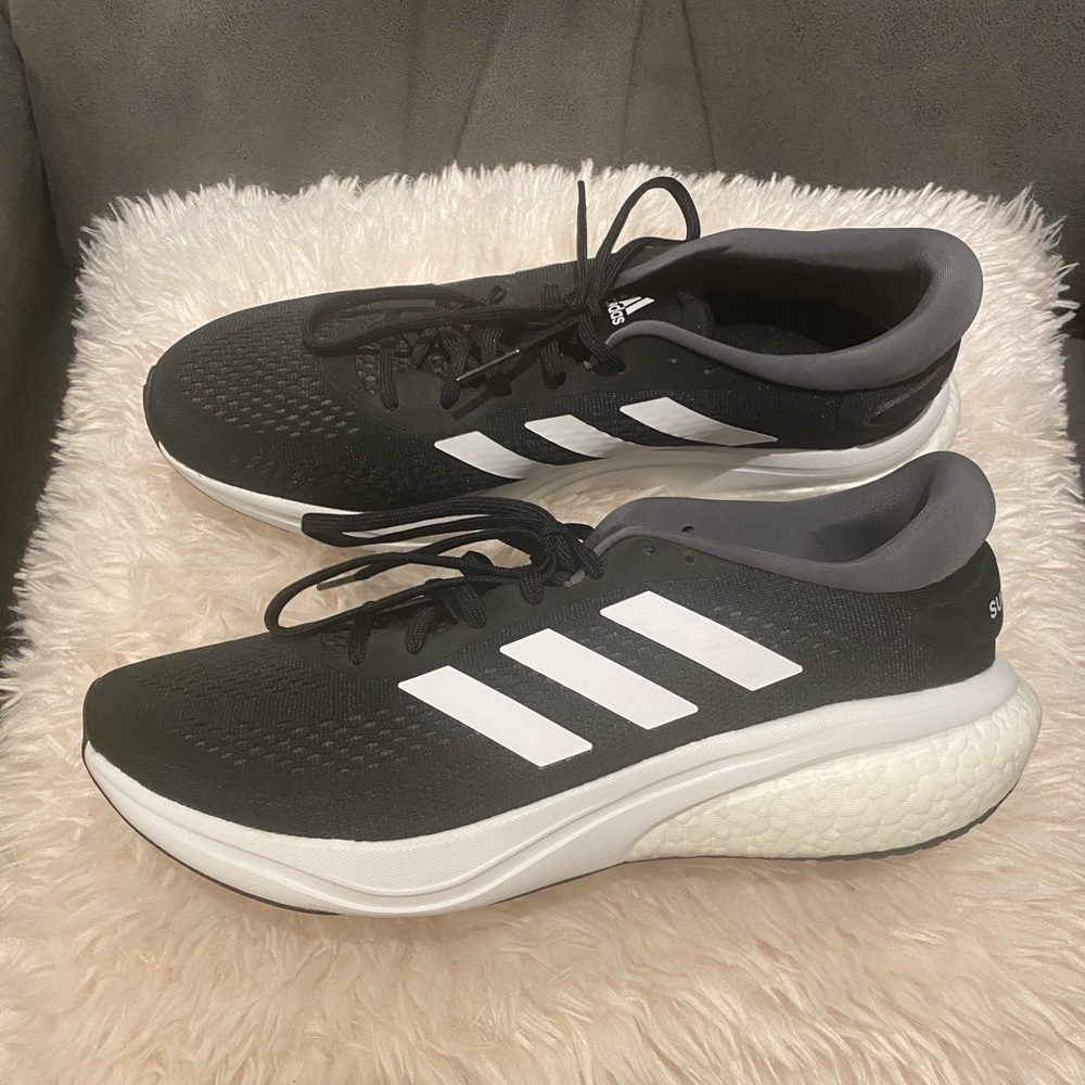EUC ADIDAS Men’s Supernova Running Shoes GW9088 Size 12 BLACK WHITE